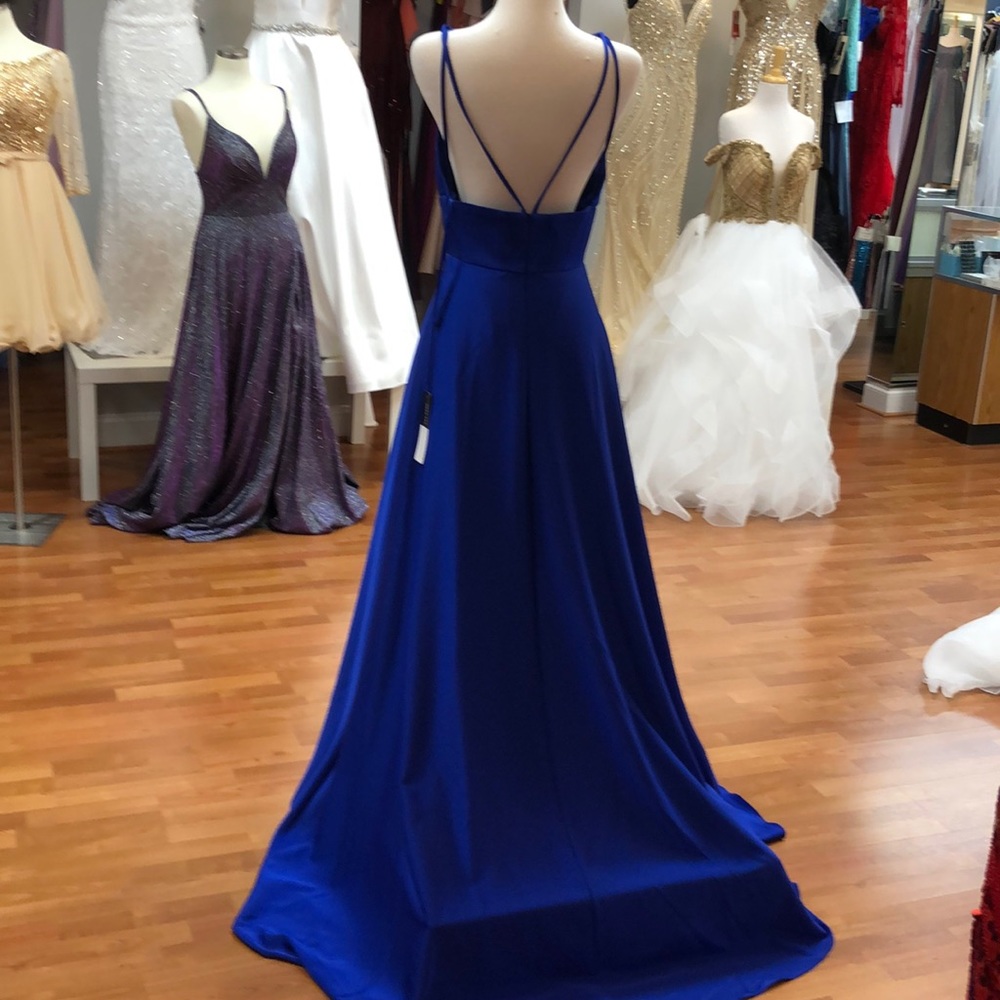 ⭐️SOLD OUT⭐️ Royal blue prom dress - Picture 4 of 7